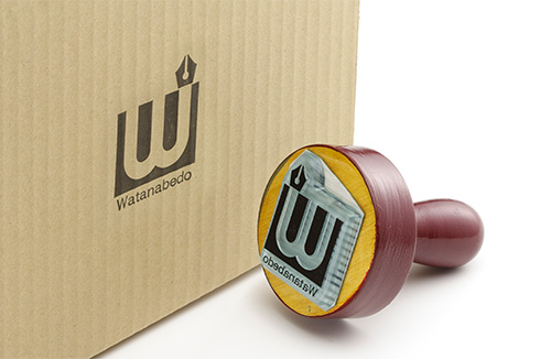 ダンボールゴム印　実際にダンボールに押してみました。