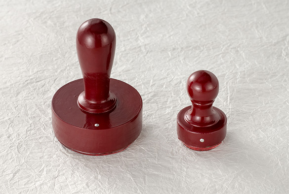 ゴム印で作成した三宝印(大と小)　台木部分