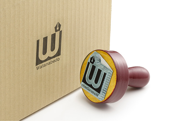 ダンボールゴム印を実際にダンボールに押してみました。